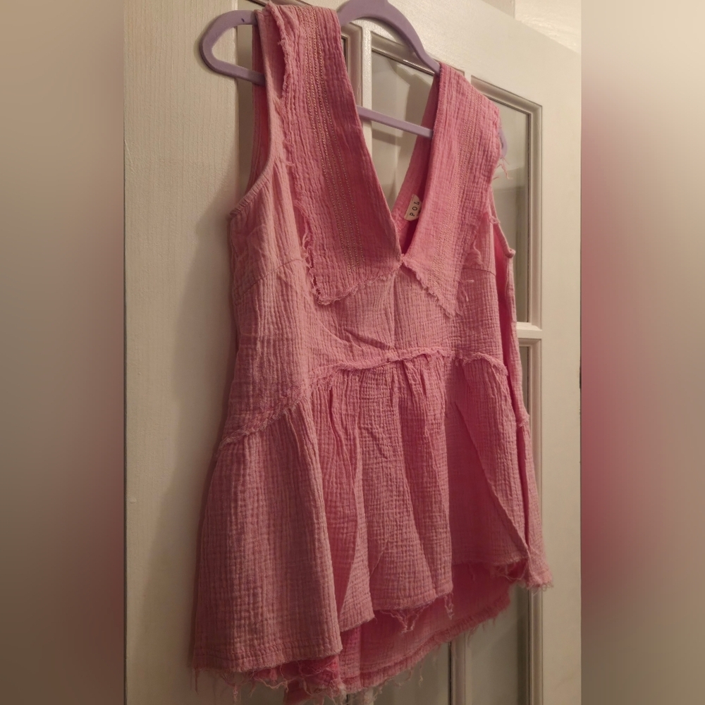 POL Textured Candy Pink V-Neck Top With Front Collar & Zip-Up Back